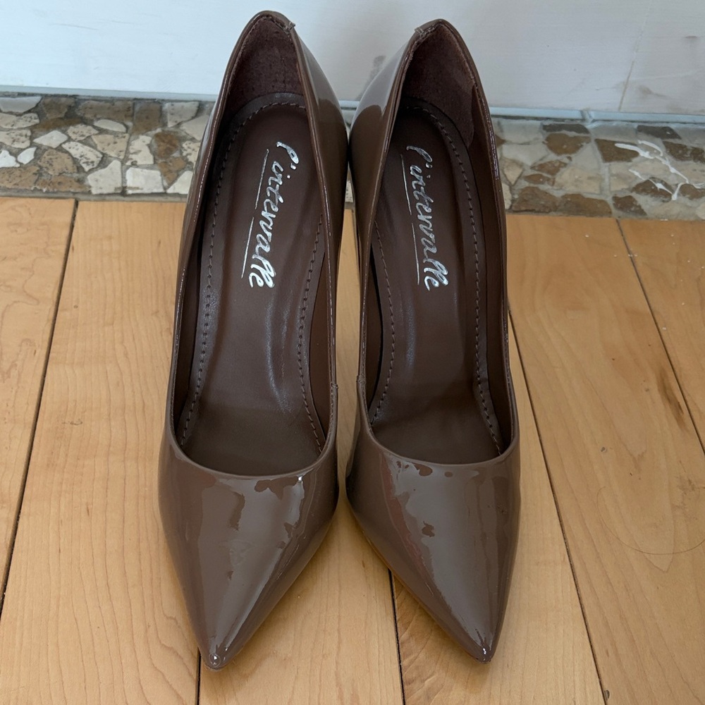 Chic Brown Patent Leather Heels